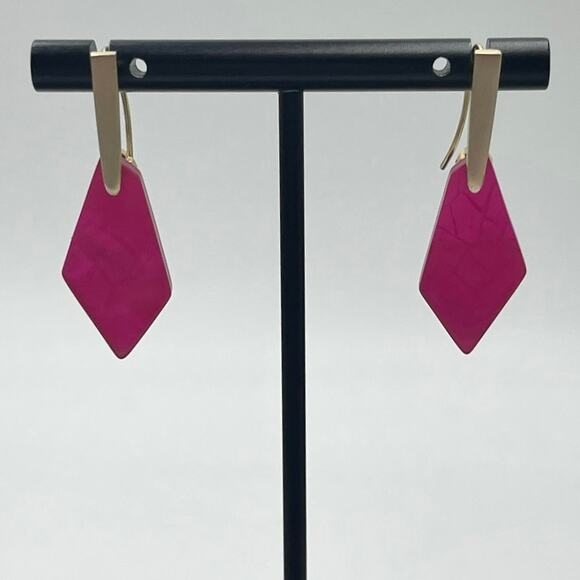 Kendra Scott Gianna Gold Plated Drop Dangle Earrings in Bright Pink Fuschia - Picture 1 of 11